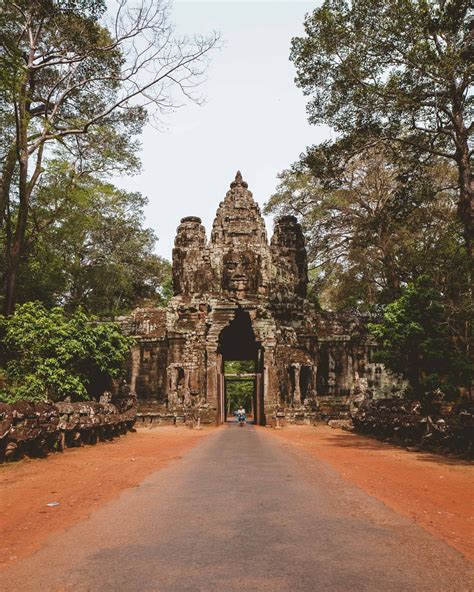 A Guide To Visiting Temples In Siem Reap Cambodia Find Us Lost