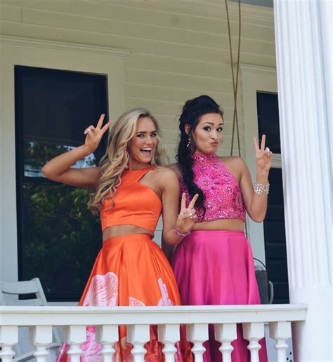 best friend prom pictures 1000 prom picture poses prom photoshoot prom poses