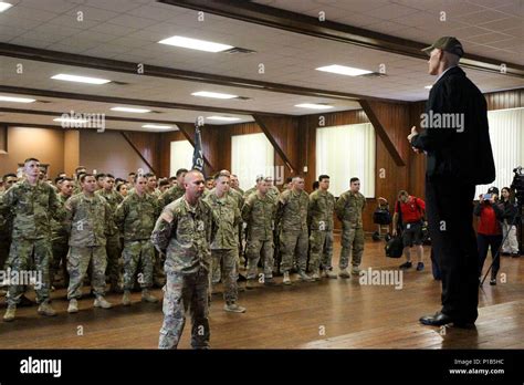 Florida Governor Rick Scott Addresses Soldiers Of The 2nd Battalion