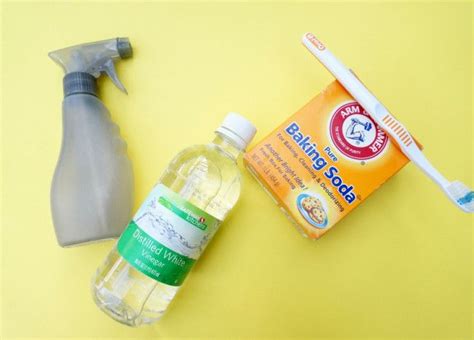 Use a cloth or an old toothbrush to apply cleaning sinks with vinegar and soda does real magic! Does Cleaning Grout with Baking Soda and Vinegar Really ...