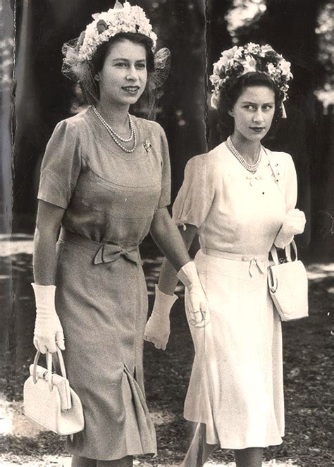 Losing her sister margaret before welcoming camilla into the family, the news stories of the queen in the 2000s. gabriellademonaco | Young queen elizabeth, Princess ...
