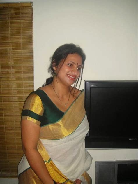 Auntybook Desi Cute South Tamil Aunty Images