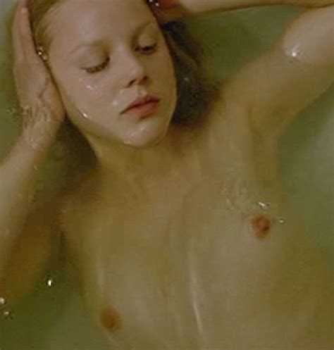Abbie Cornish Nude Boobs And Erect Nipples In Somersault Free Nude