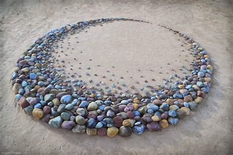 Pebble Art By Jon Foreman In 2020 Stone Art Land Art Beach Land Art