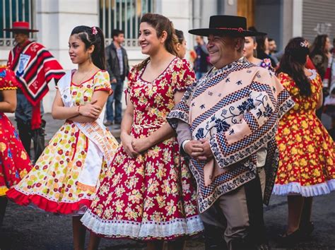 25 Bailes Típicos De Chile Zona Norte Centro Y Sur