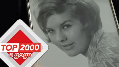 The memory of your smile that will never. The Cats - Lea | Het verhaal achter het nummer | Top 2000 ...