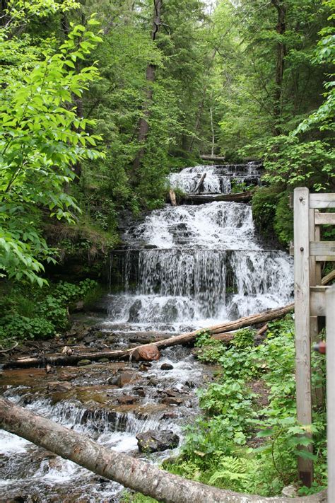 Waterfalls in the lower peninsula posted on january 24, 2020 by mike sonnenberg posted in waterfalls, winter wonderland. Waterfalls in Upper Peninsula of Michigan (With images ...