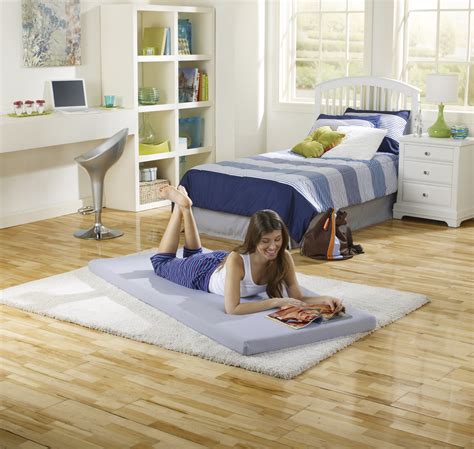 They also come in different weights, which will depend on the sleeper's size and preference. Simmons Beautysleep Siesta Single Memory Foam Guest Roll ...