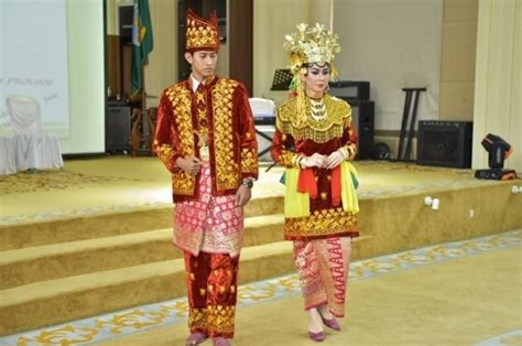 baju pengantin adat  indonesia radea