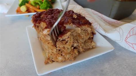 I struggled to find a good meatloaf recipe without bread crumbs or crackers in the mix, so i created one. Grandma's FAMOUS Meatloaf Recipe - YouTube