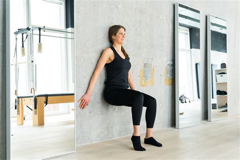 P ositioniere dich im vierfüsslerstand auf den boden. Die Pilates 20-Sekunden-Übung für zu Hause | CITYPILATES