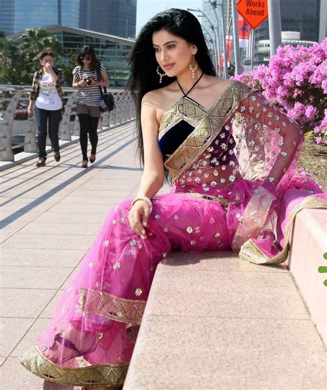 Em Geral 103 Imagen Bollywood Actress In Red Saree Photos Actualizar