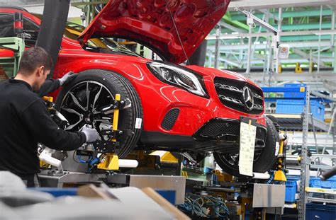 Daimler und VW Autobauer schließen Fabriken Wirtschaft