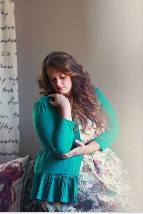 Photography Poses Flattering To Plus Size Women Plus Size Models