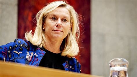 Explore tweets of sigrid kaag @sigridkaag on twitter. Kleren maken de machtige vrouw | Eva Jinek