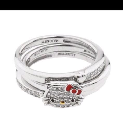 I Love This Wedding Set Being A Hello Kitty Addict This Would Be A Perfect Engagement Ring