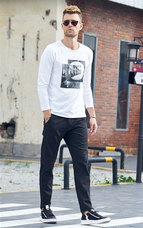 20 Comfortable Yet Cool Men Informal Outfit This Summer Mens Style