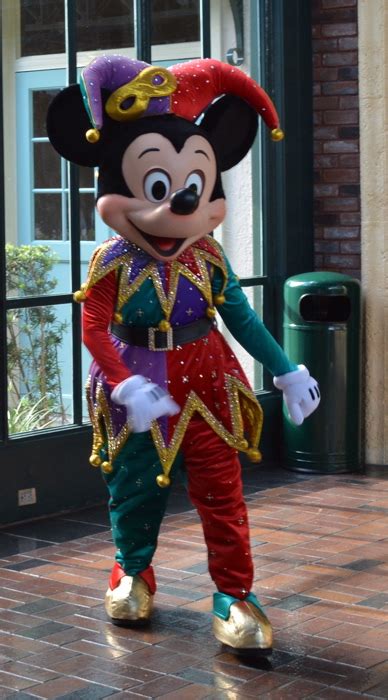 Mousesteps Halloween Brings Out Characters To Walt Disney World