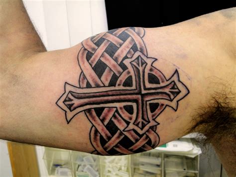 We have tribal tattoos consisting alot of tribal patterns and traditional black work. Armband Tattoos Designs, Ideas and Meaning | Tattoos For You