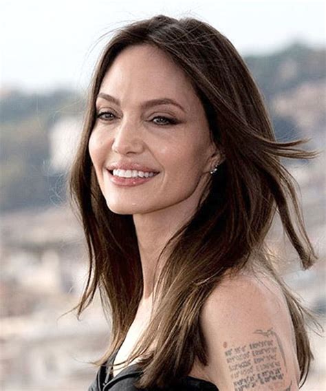 Angelina Jolie Hairstyles Hair Cuts And Colors