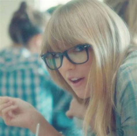 Girls Geeks And Glasses Taylor Alison Swift Taylor Swift Pictures Taylor Swift Music