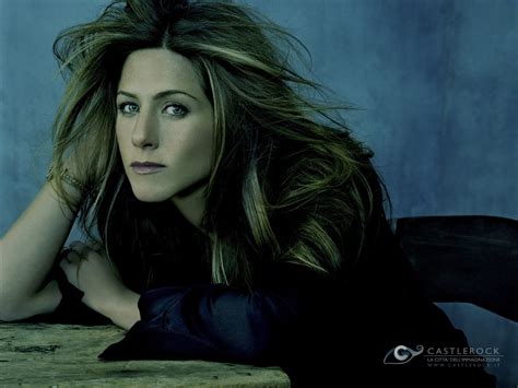 Wallpaper Di Jennifer Aniston In Versione Dark 62246 Movieplayerit