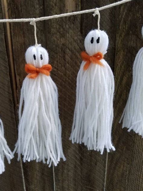 Little Ghosts Yarn Tassel Garland Halloween Party Etsy Halloween