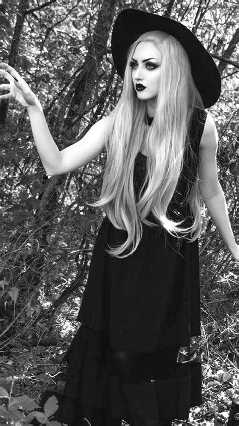 🦋 Pinterest Ethereallunaa X Instagram Ethereallunaa 🦋 Long Hair Styles Hair Styles Gothic