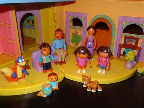 Dora The Explorer Mattel Talking Playhouse Dollhouse With A Bunch Of