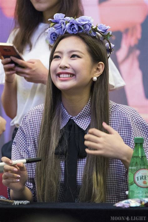 In 2016, she made her official debut as a member of blackpink and in november. BLACKPINK Jennie and Rosé's latest Fan Sign looks have ...