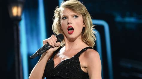 International Taylor Swift Räumt Bei Peoples Choice Awards Ab