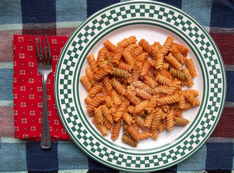 Fusilli With Roasted Red Pepper Sauce Add Grated Parmesan Flickr
