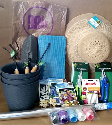 Do your mom loves gardening? Mother's Day Garden Gift Basket - Budget Friendly Idea