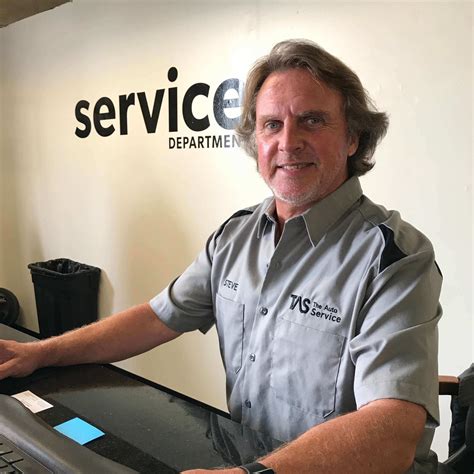 Our Team - The Auto Service