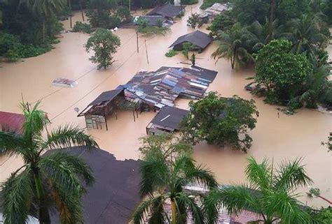Jual beli barang bekas saat ini telah menjelma menjadi bisnis yang sangat menguntungkan. Banjir Johor: Barang keperluan sekolah hanyut, ibu bimbang ...