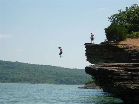 Cliff Jumping At Lake Tenkiller Tenkiller Oklahoma Lakes Oklahoma