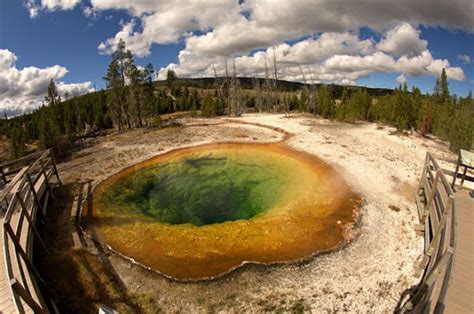 Amazing Fact Pictures Morning Glory Pool Is A Hot Spring In Yellowstone National Park