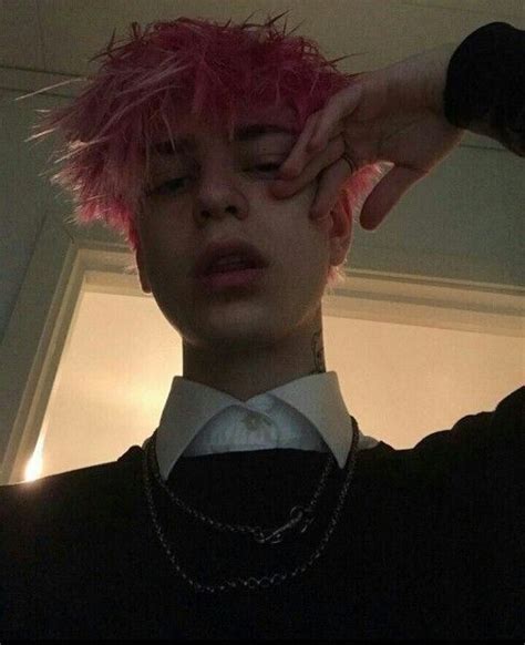 Pin By Nat On Pop With Images Grunge Guys Grunge Boy Pink Hair Anime