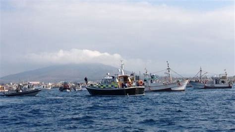 Gibraltar Dispute Spanish Fishermen In Reef Protest Bbc News