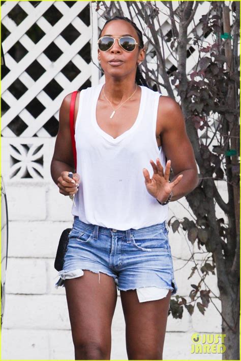 Kelly Rowland Shows Off Her Toned Legs In Short Shorts Photo 3733791 Kelly Rowland Pictures