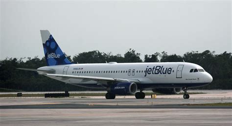File:JetBlue Airbus A320-232 N566JB (4392304042).jpg
