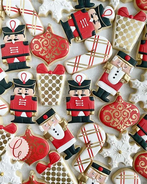 Hello everyone, the truth is that this was an idea that came because we are at christmas time. Red, Black & Gold Snowflakes, Gifts, Ornaments, Candy Canes and Drummer Boy Christmas Cookies ...