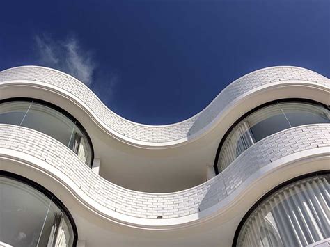 Curved Glass Brings Architects Vision To Life At Bondi Beach