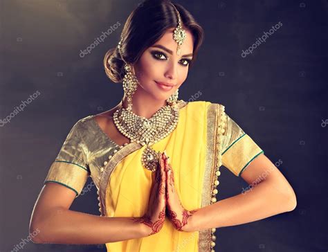 Portrait Of Beautiful Indian Girl — Stock Photo © Sofiazhuravets