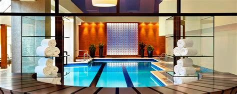 Hotel In Downtown Montreal With Indoor Pool Le Centre Sheraton