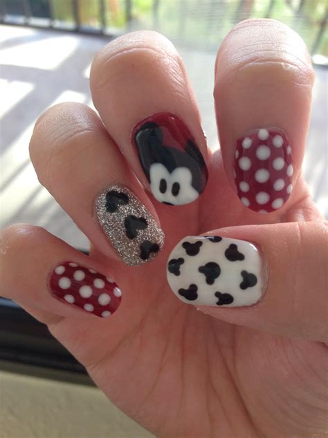 My Nails Are So Ready For Disneyland Tomorrow Imgur Minnie Mouse