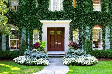 Beautiful House With Garden Photos
