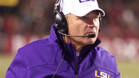 Report Investigative Probe Reveals Les Miles Offered Secret Settlement To Lsu Student
