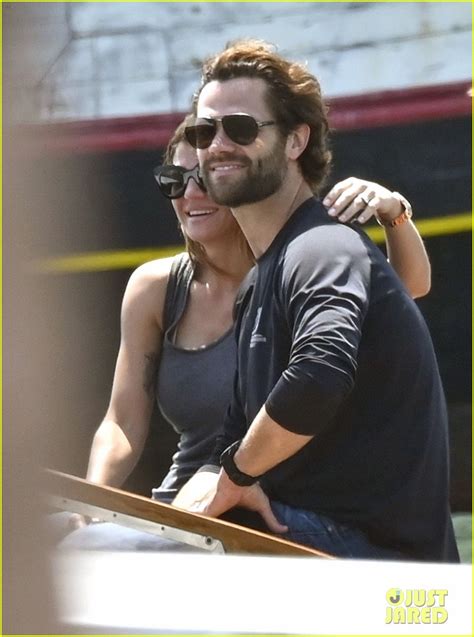 Jared Padalecki And Wife Genevieve Go For Boat Ride Through The Venice Canals Photo 4592501