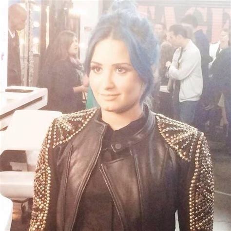 Demi Lovato Twitter Neon Lights Singer Dyes Her Hair New Vibrant